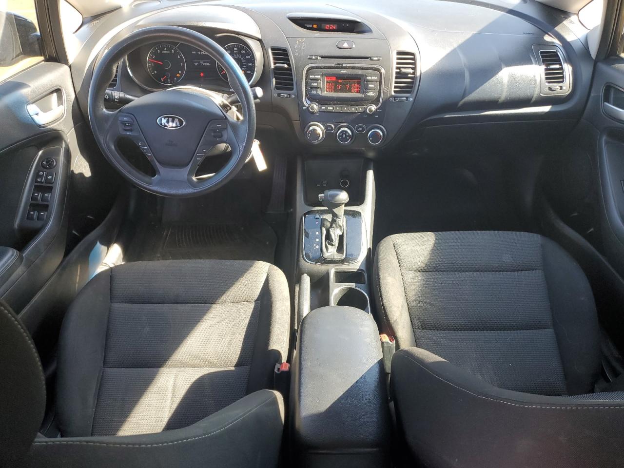 2017 Kia Forte - Image 8