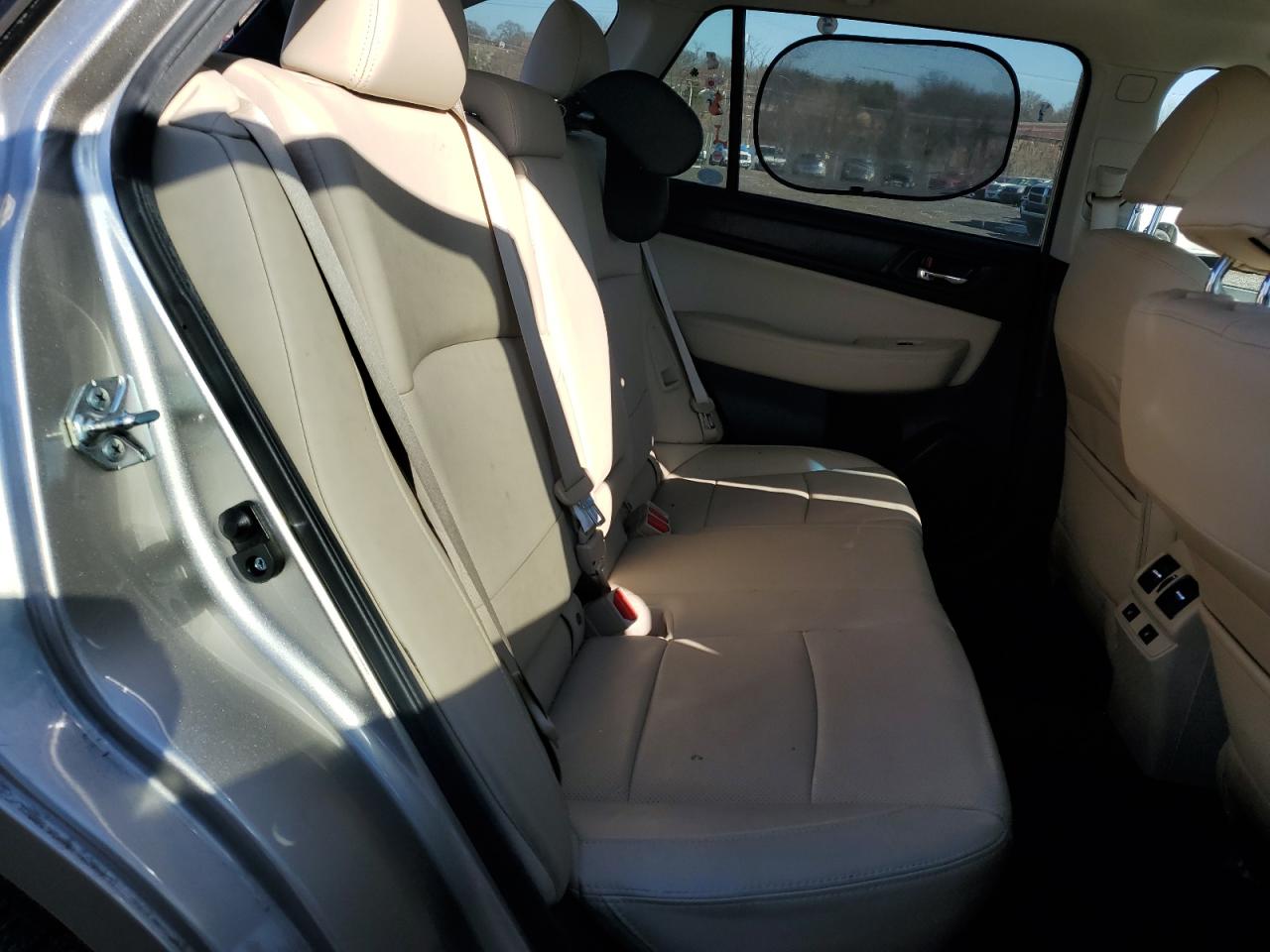 2015 Subaru Outback - Image 10