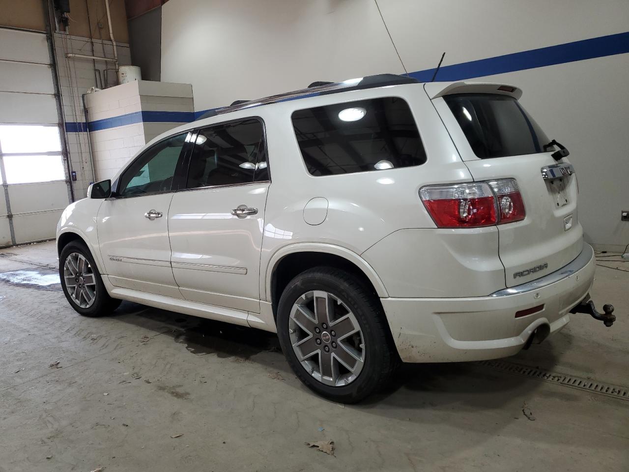 2012 GMC Acadia - Image 2