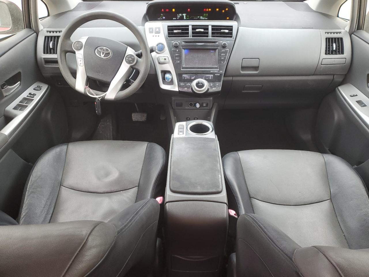 2013 Toyota Prius - Image 8
