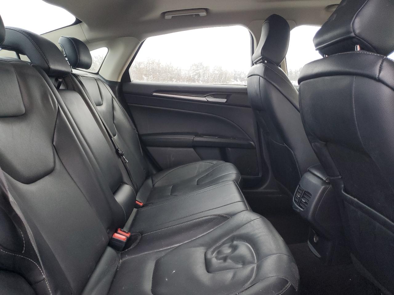 2020 Ford Fusion - Image 11