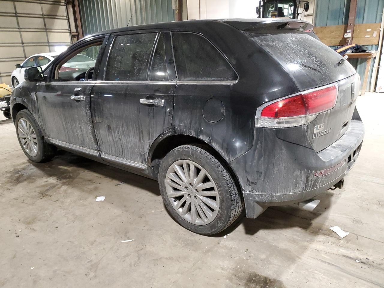 2011 Lincoln MKX - Image 2