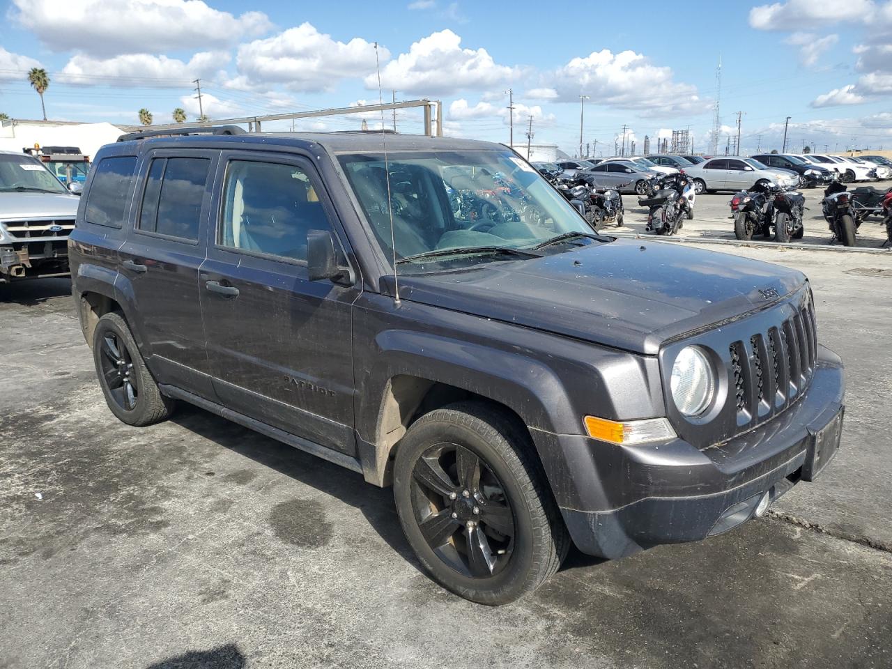 2015 Jeep Liberty (Patriot) - Image 4