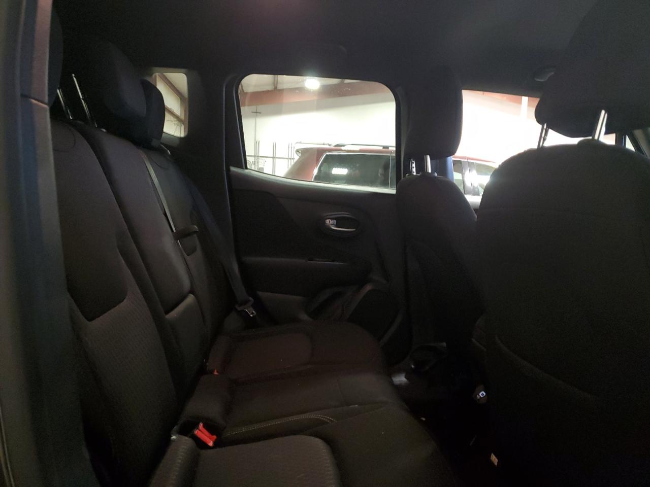 2021 Jeep Renegade - Image 11