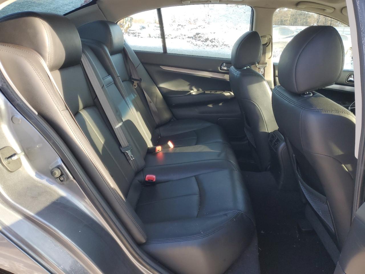 2012 Infiniti G - Image 10