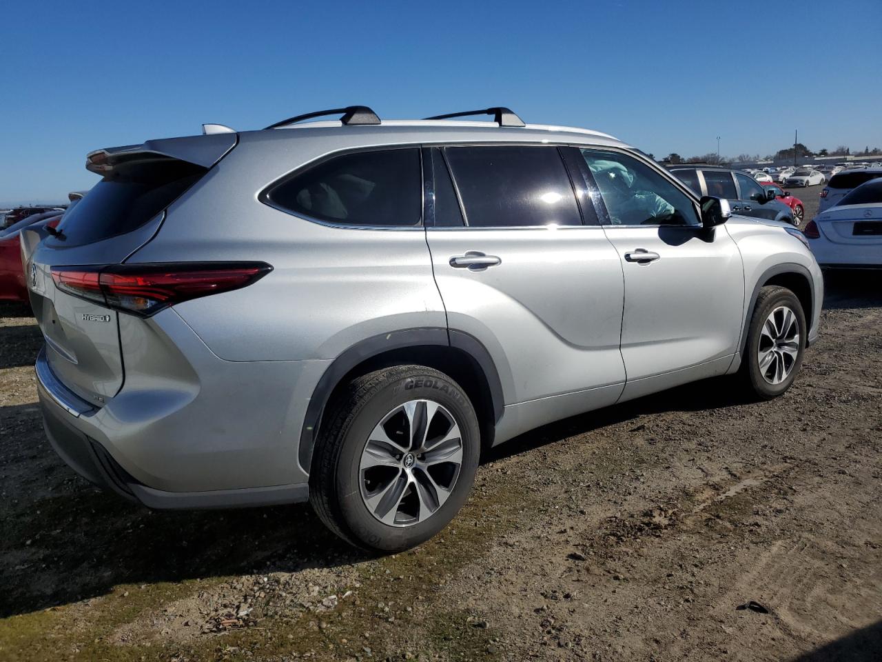2022 Toyota Highlander - Image 3