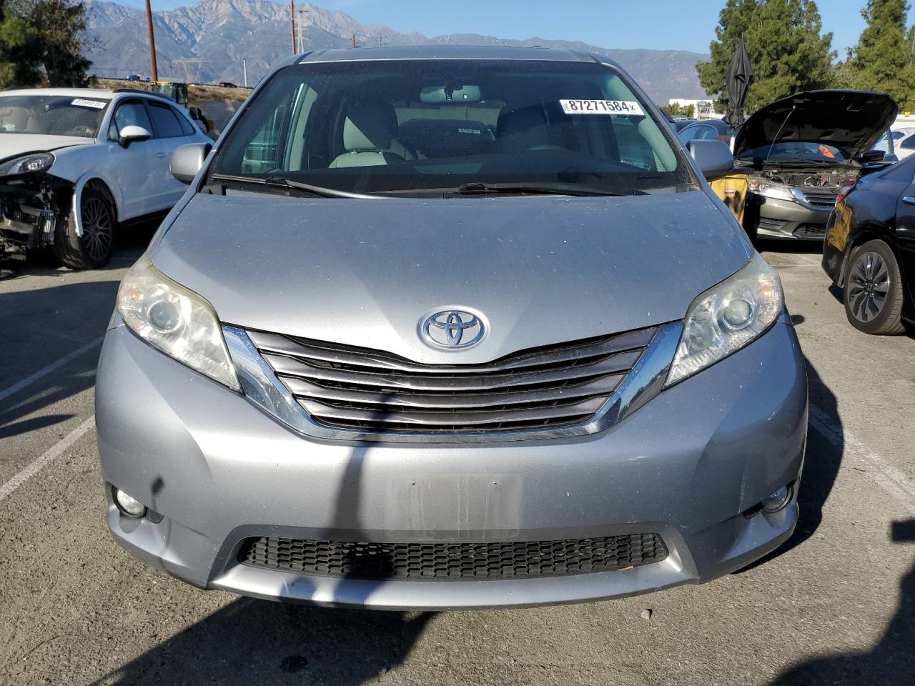 2015 Toyota Sienna - Image 5