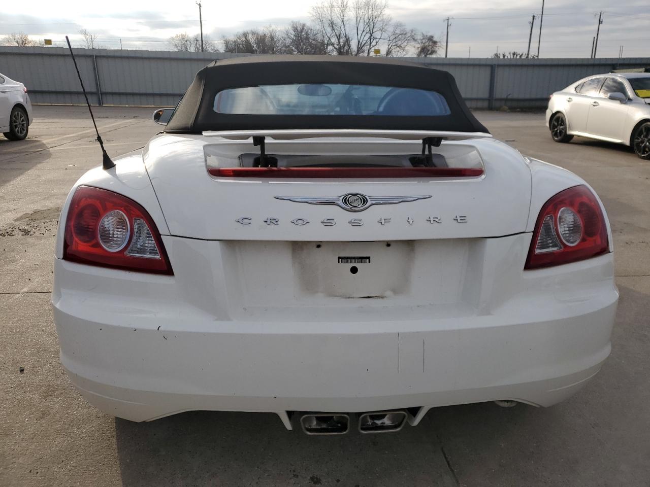 2005 Chrysler Crossfire - Image 6