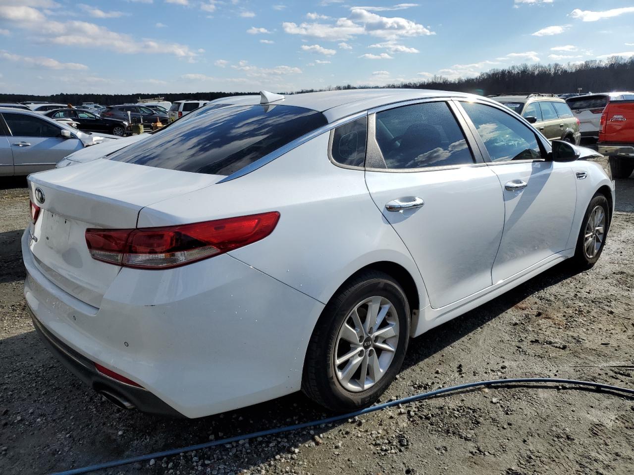 2018 Kia Optima - Image 3