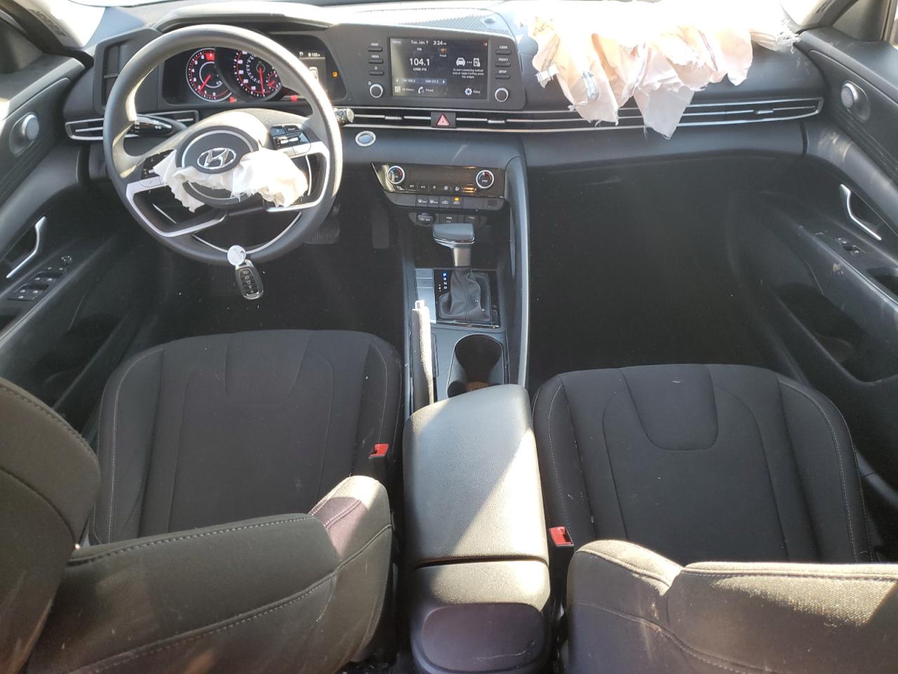 2021 Hyundai Elantra - Image 8