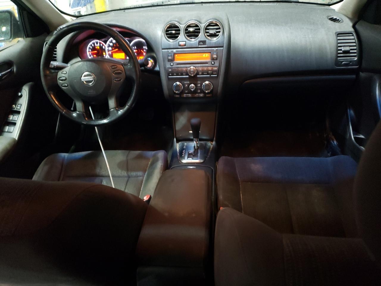 2010 Nissan Altima - Image 8