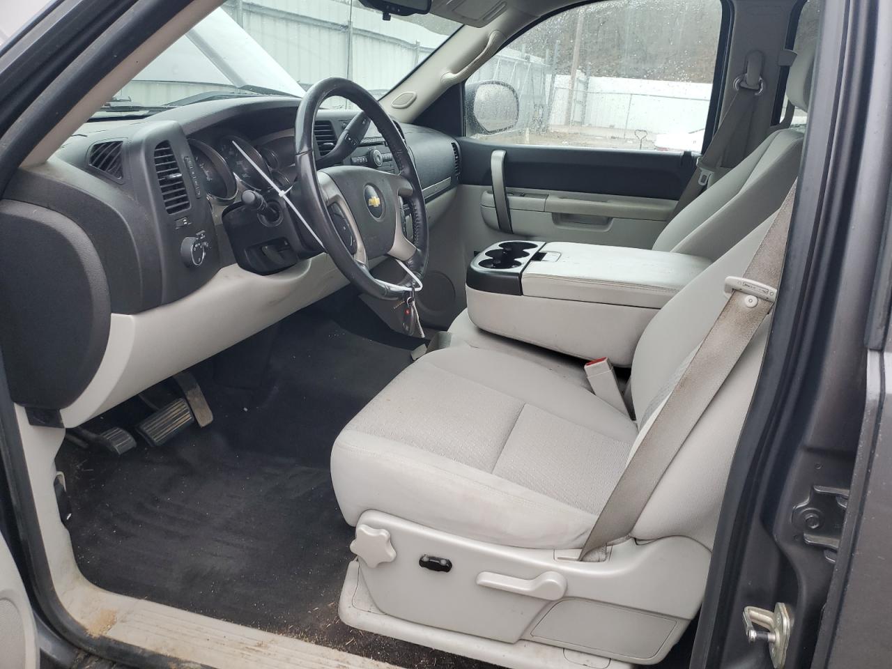 2011 Chevrolet Silverado - Image 7
