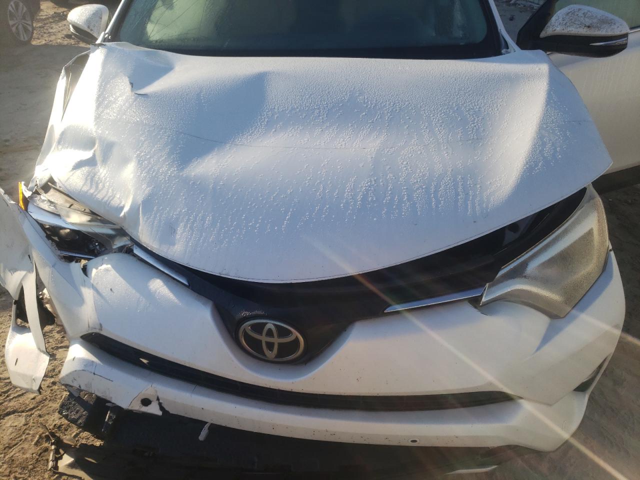 2017 Toyota RAV 4 - Image 12