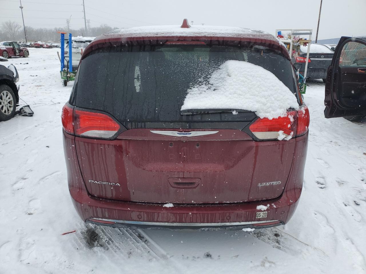 2018 Chrysler Pacifica - Image 6
