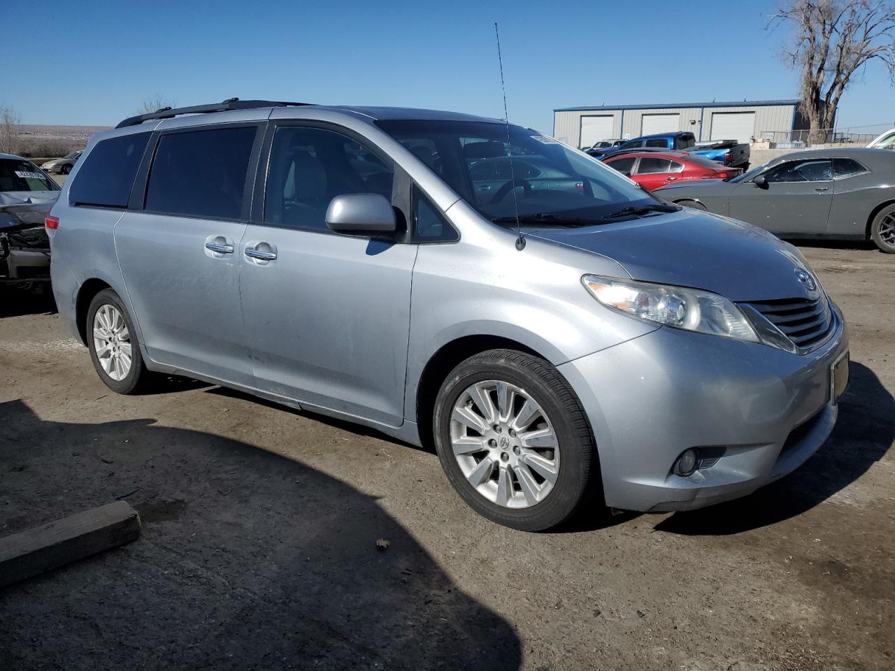 2013 Toyota Sienna - Image 4