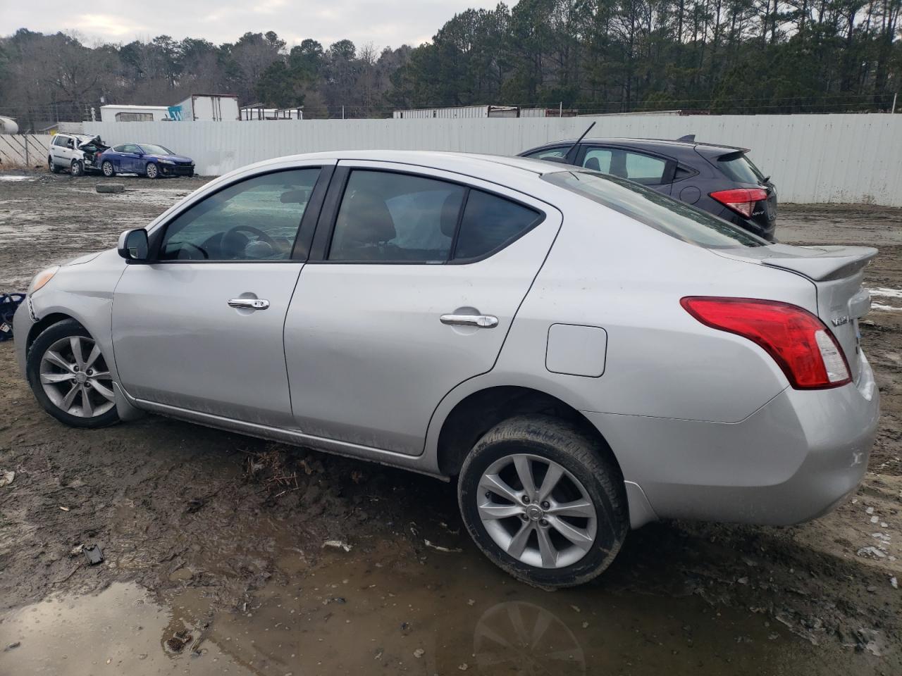 2014 Nissan Versa - Image 2