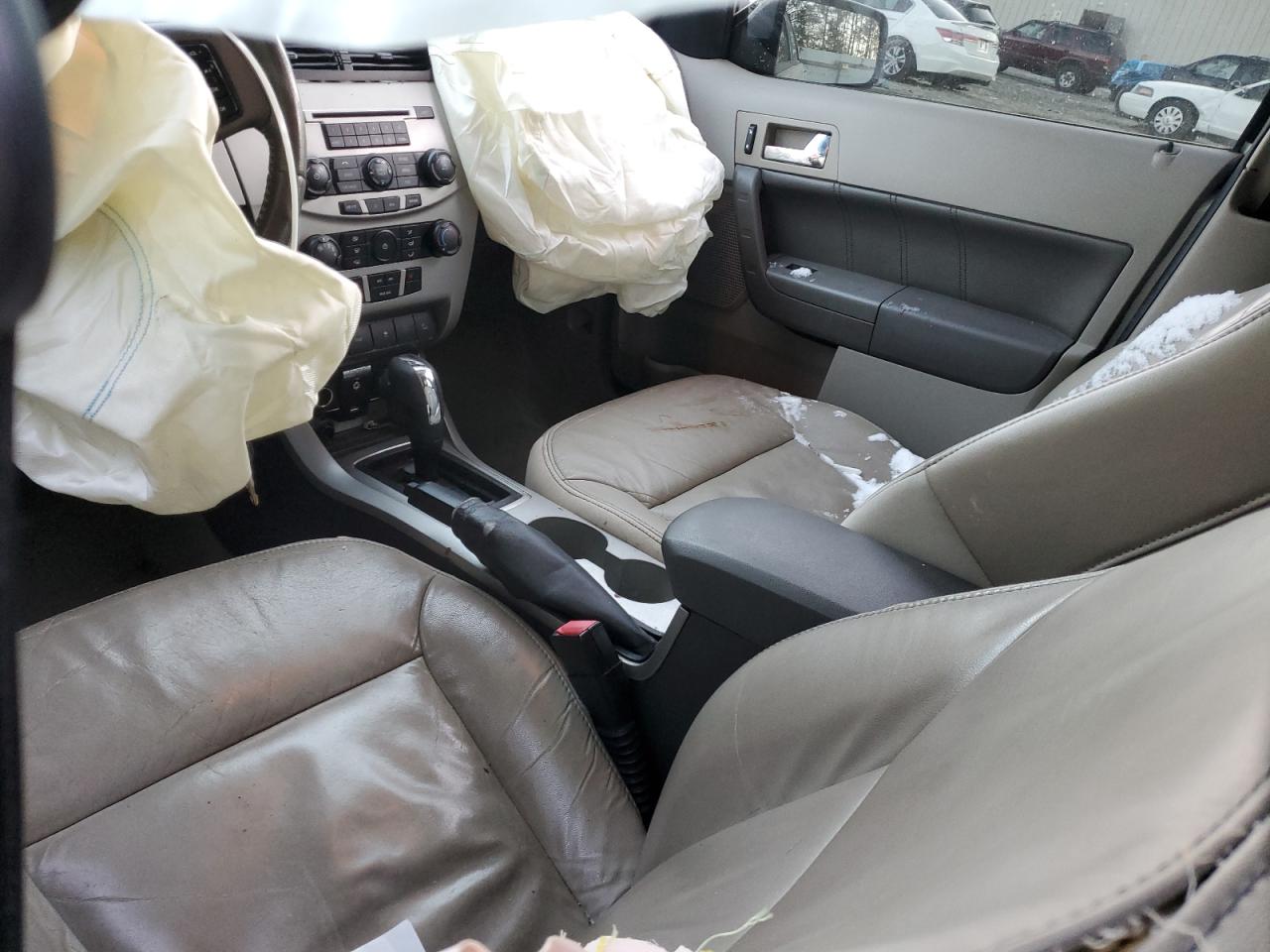 2010 Ford Focus - Image 8