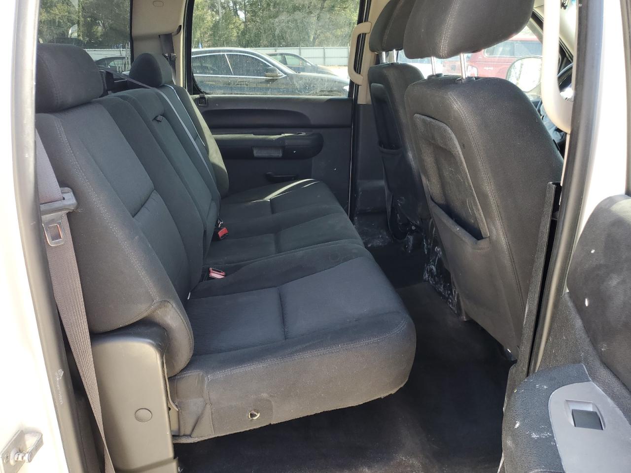 2011 GMC Sierra - Image 10