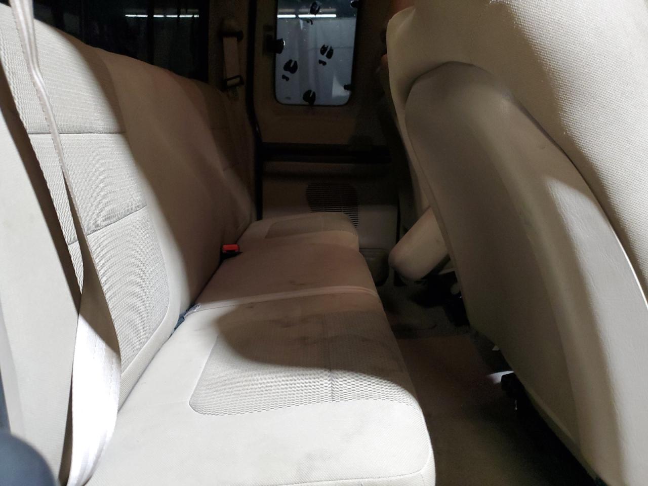 2005 Ford F250 - Image 10