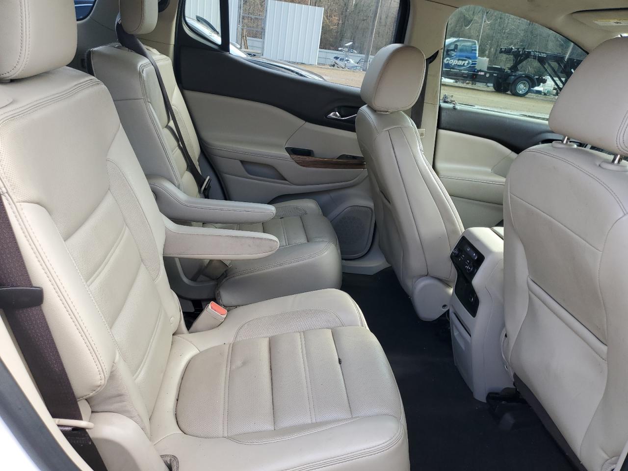 2017 GMC Acadia - Image 11