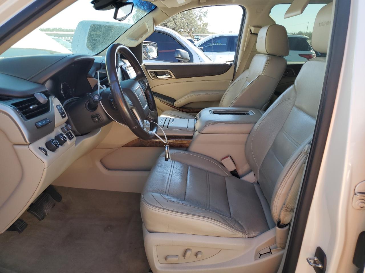 2015 GMC Yukon - Image 7