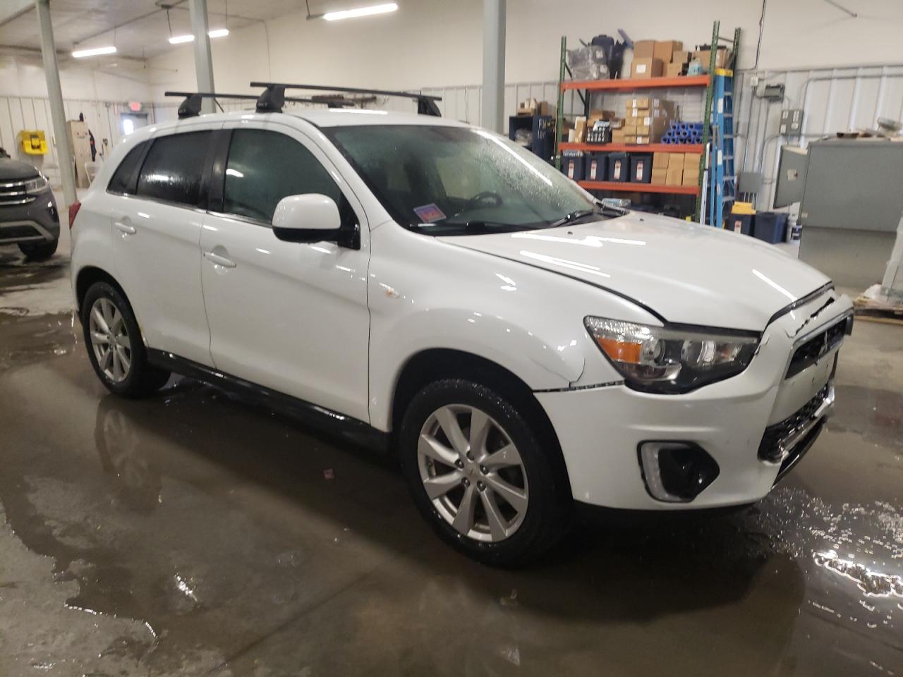 2015 Mitsubishi Outlander - Image 4