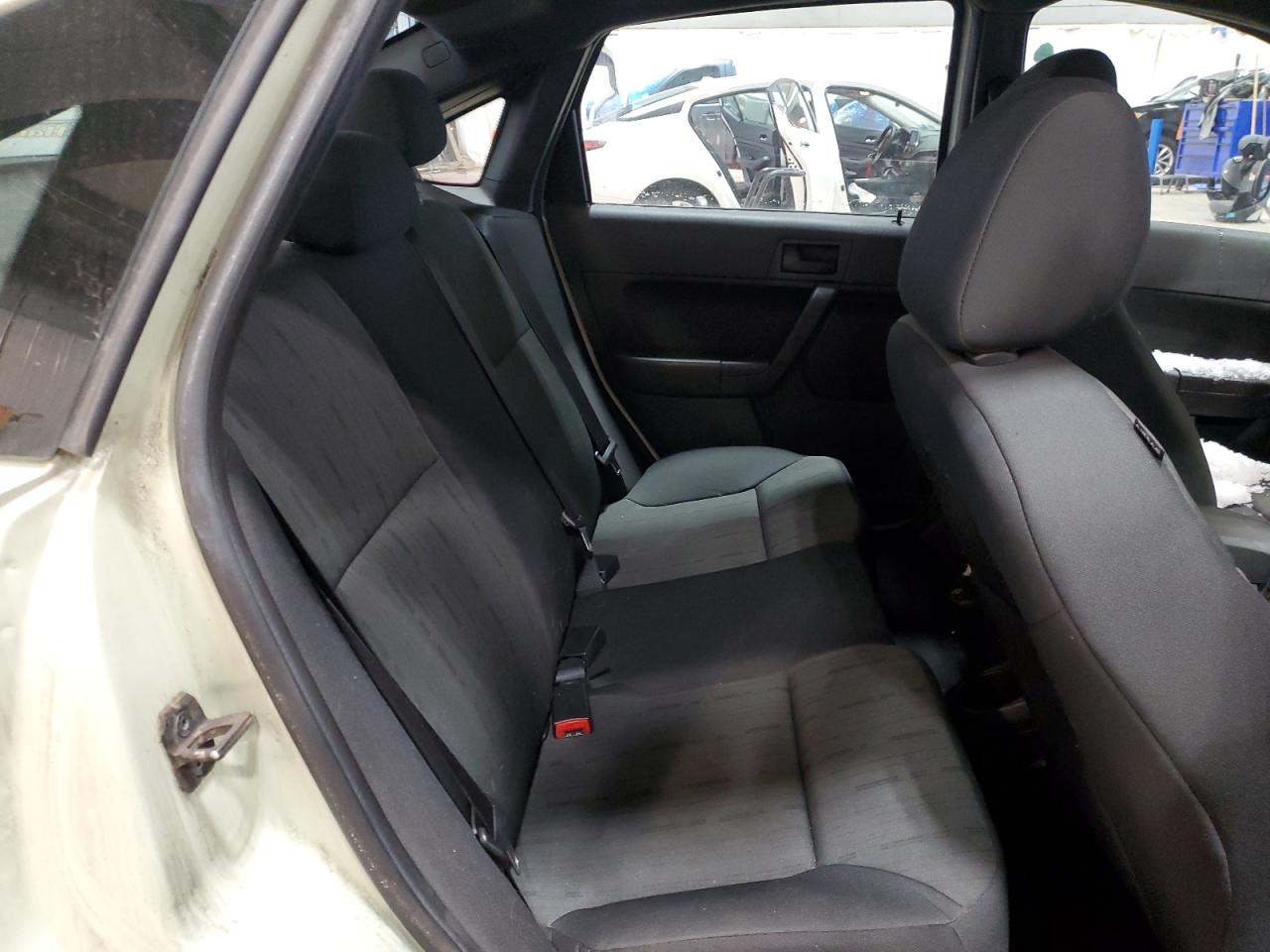 2010 Ford Focus - Image 10