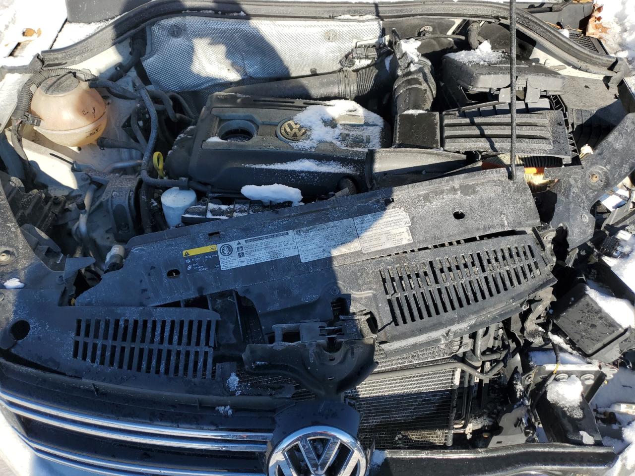 2015 Volkswagen Tiguan - Image 12