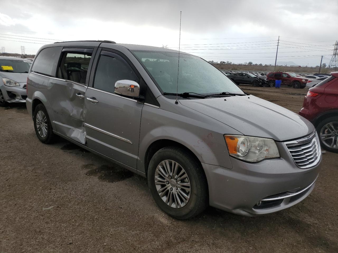2013 Chrysler Town & Country - Image 4