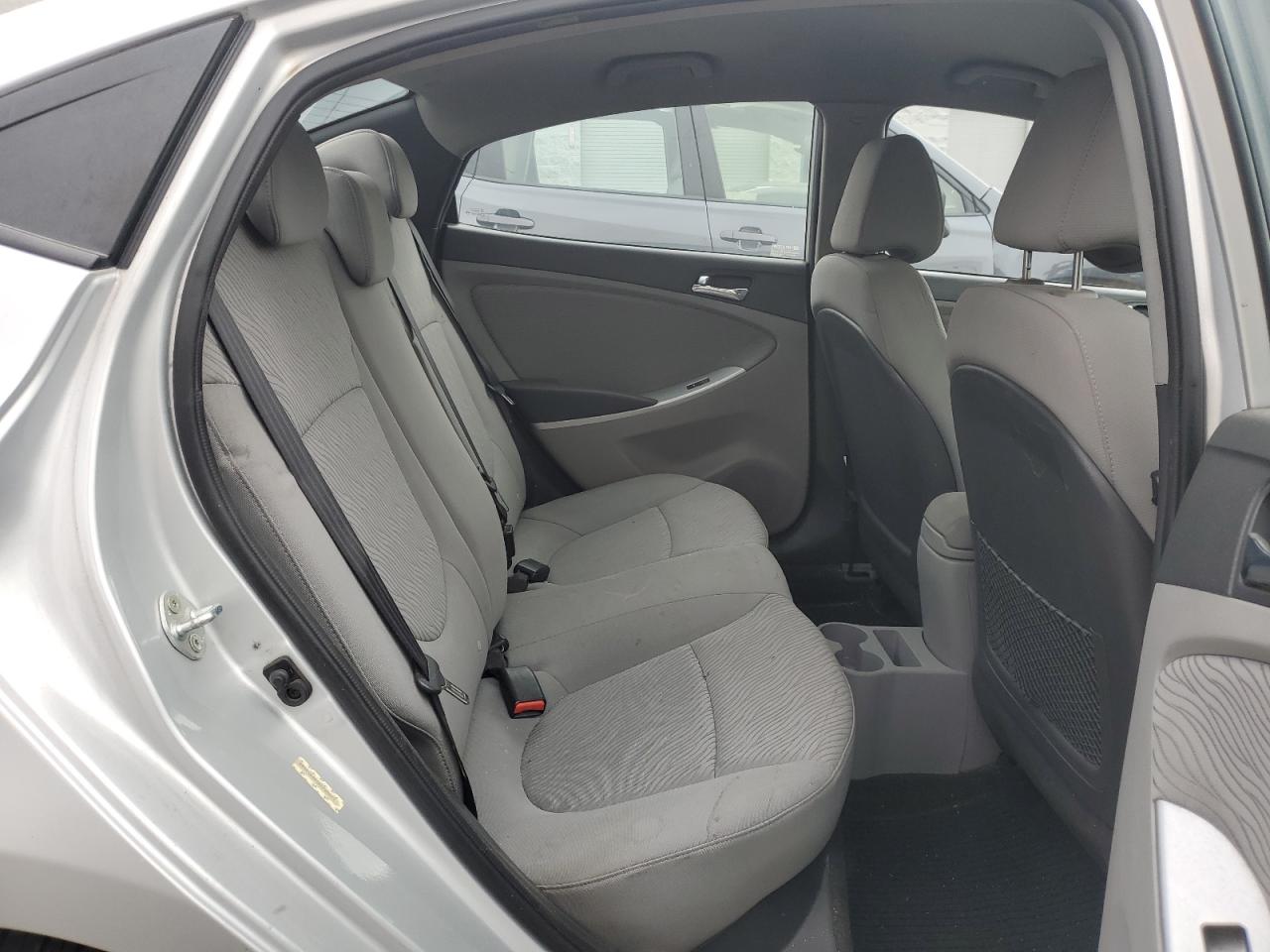 2014 Hyundai Accent - Image 10