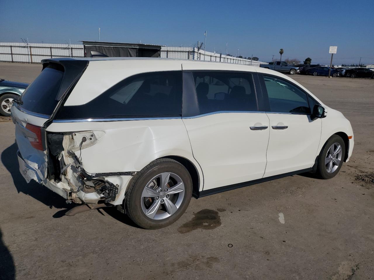 2018 Honda Odyssey - Image 3