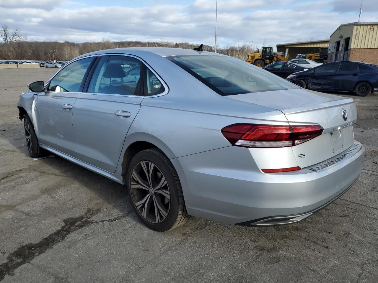 2021 Volkswagen Passat - Image 2
