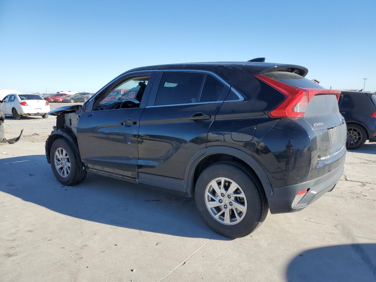 2018 Mitsubishi Eclipse - Image 2