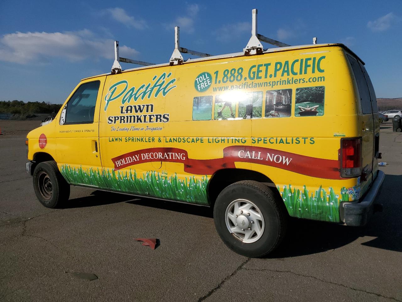 2011 Ford Econoline - Image 2