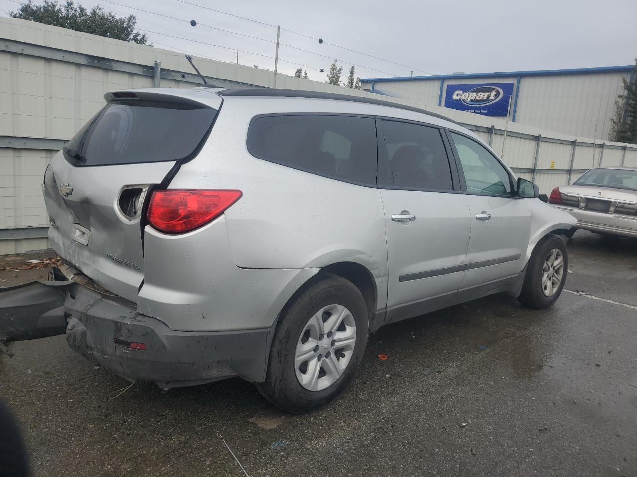 2009 Chevrolet Traverse - Image 3