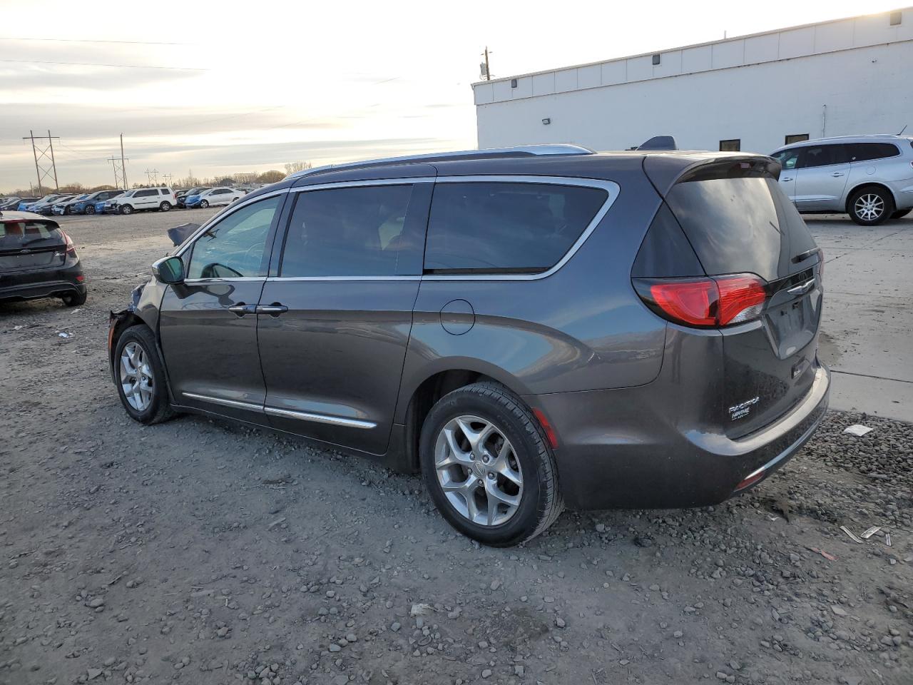 2019 Chrysler Pacifica - Image 2
