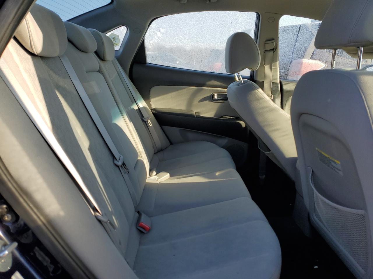 2010 Hyundai Elantra - Image 10