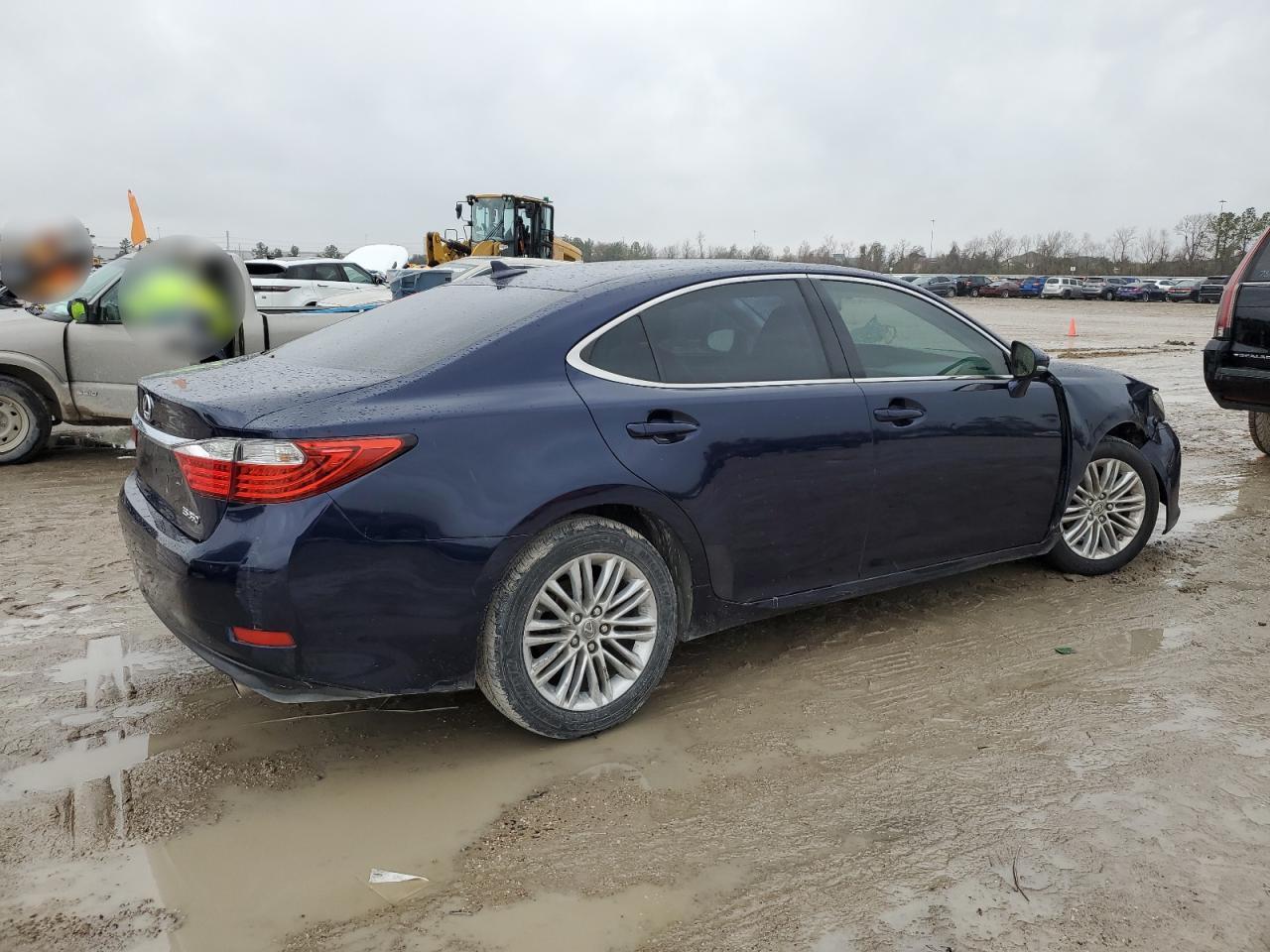 2013 Lexus ES - Image 3