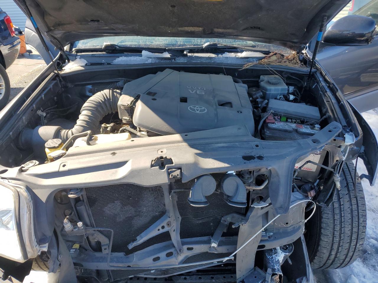 2003 Toyota 4Runner - Image 12