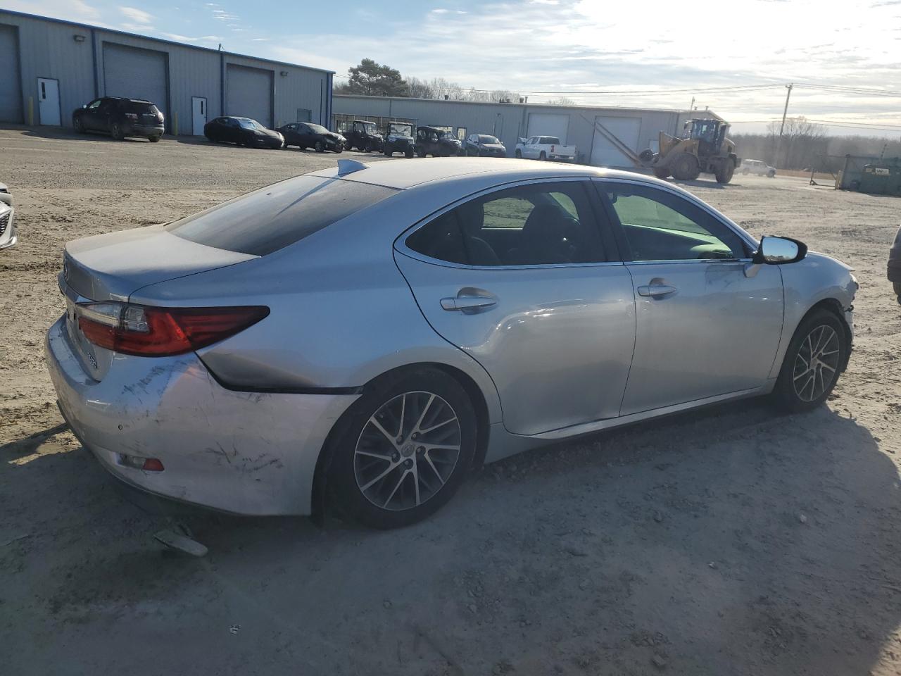 2016 Lexus ES - Image 3