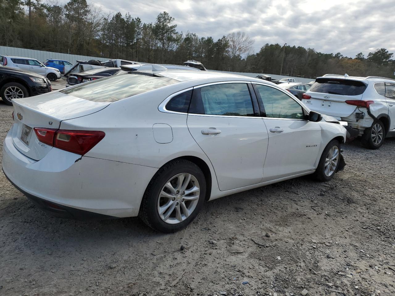2017 Chevrolet Malibu - Image 3