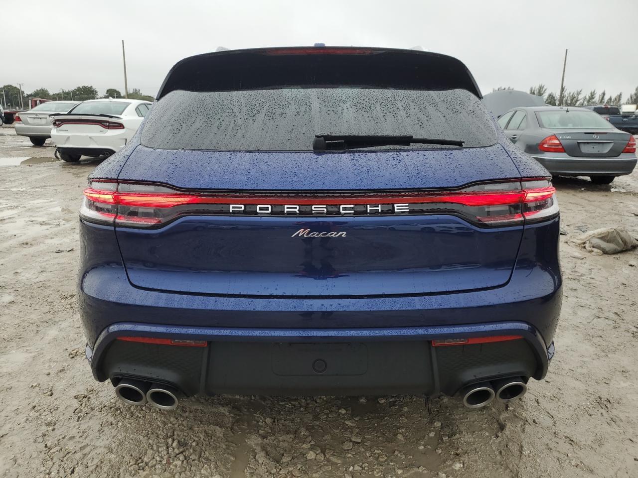 2024 Porsche Macan - Image 6