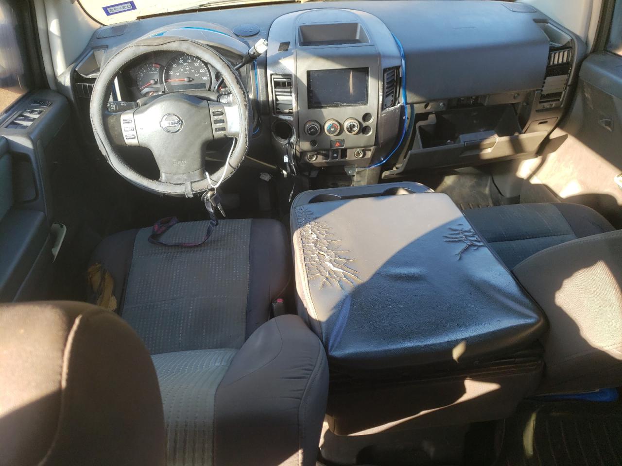 2006 Nissan Titan - Image 8