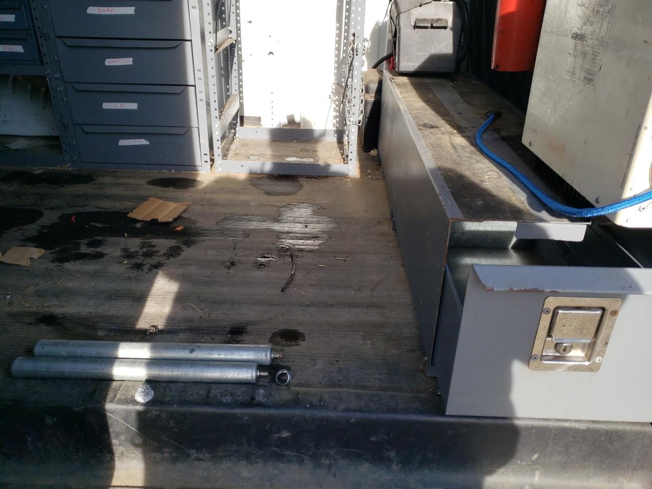 2009 Chevrolet Express - Image 10