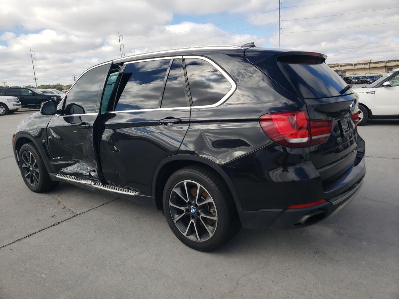 VIN 5UXKR6C54G0J79743 2016 BMW X5 no.2