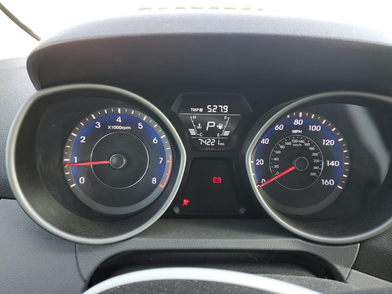 2015 Hyundai Elantra - Image 9