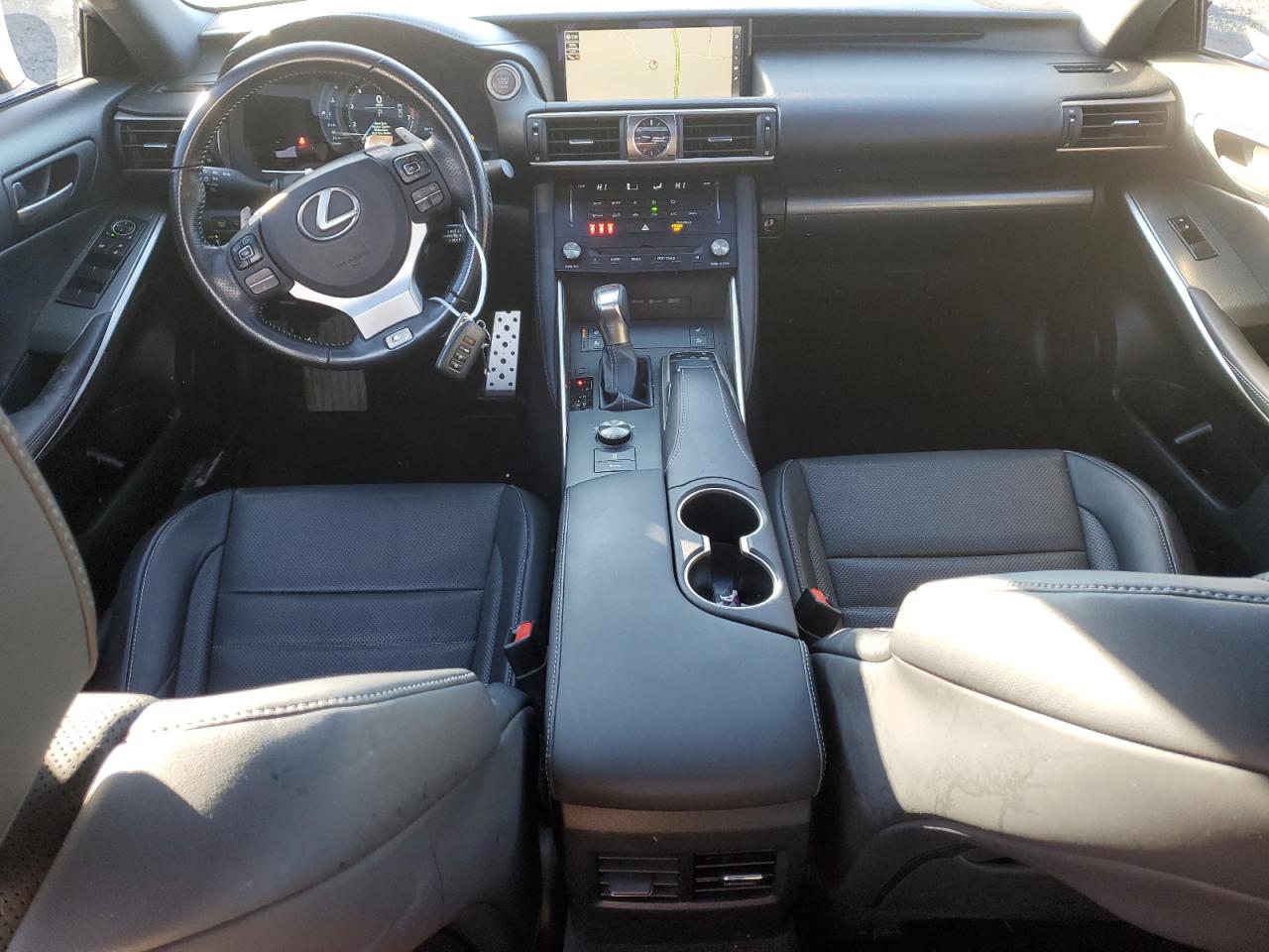 2017 Lexus IS - Image 8