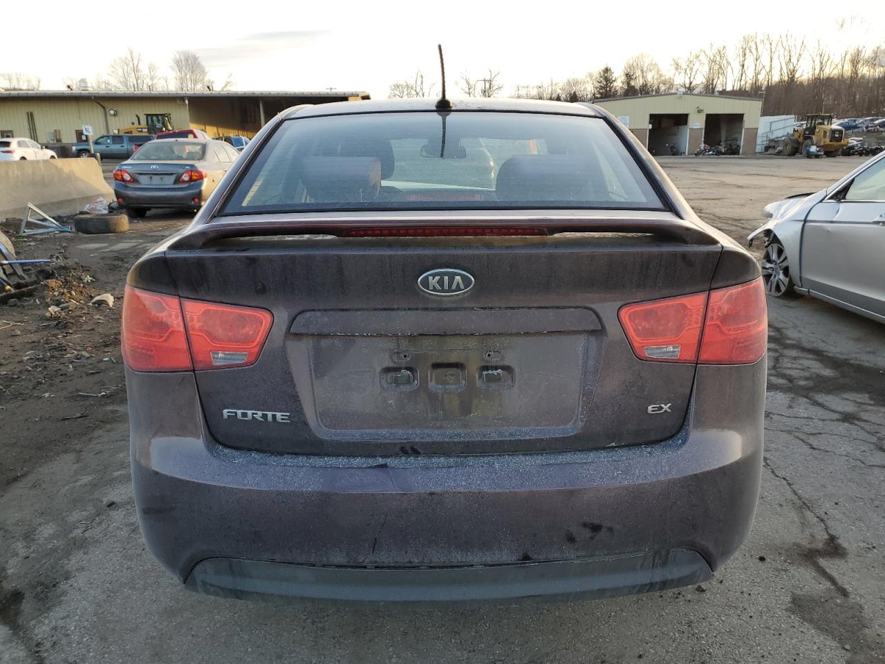 2011 Kia Forte - Image 6