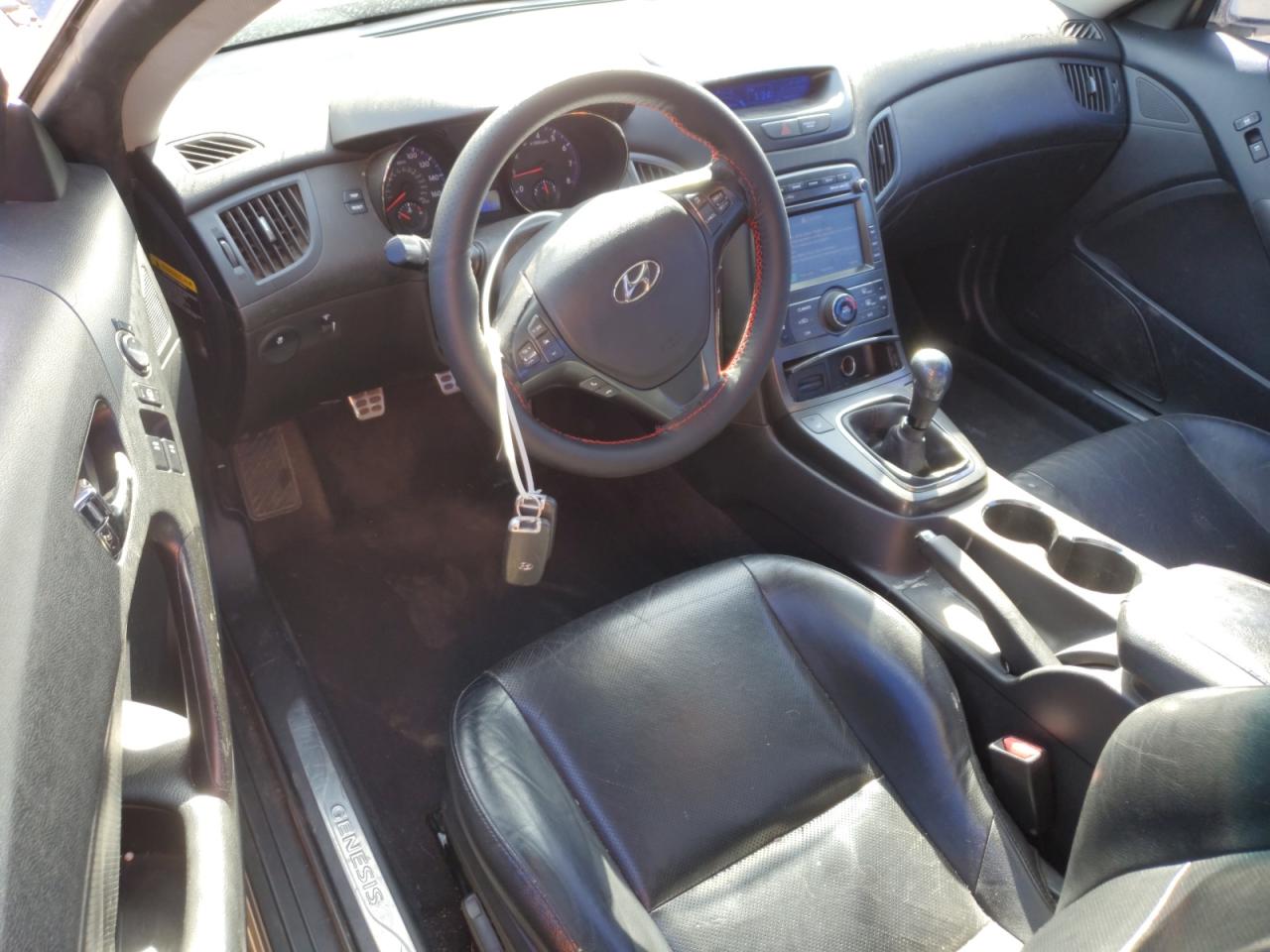 2012 Hyundai Genesis - Image 8