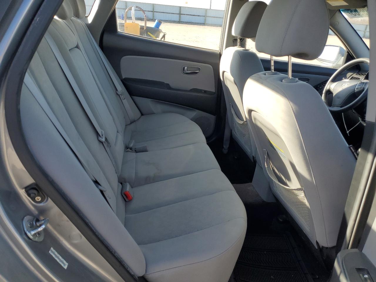 2010 Hyundai Elantra - Image 10